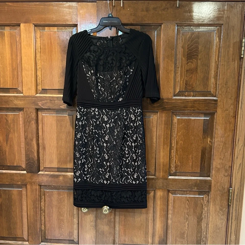 Adrianna Papell Black Lace Inset Banded Sheath Dress Size 8 Pleated Sleeve Party